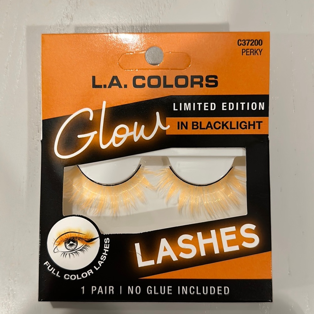 L.A. Colors Glow Lashes ( Limited Edition )